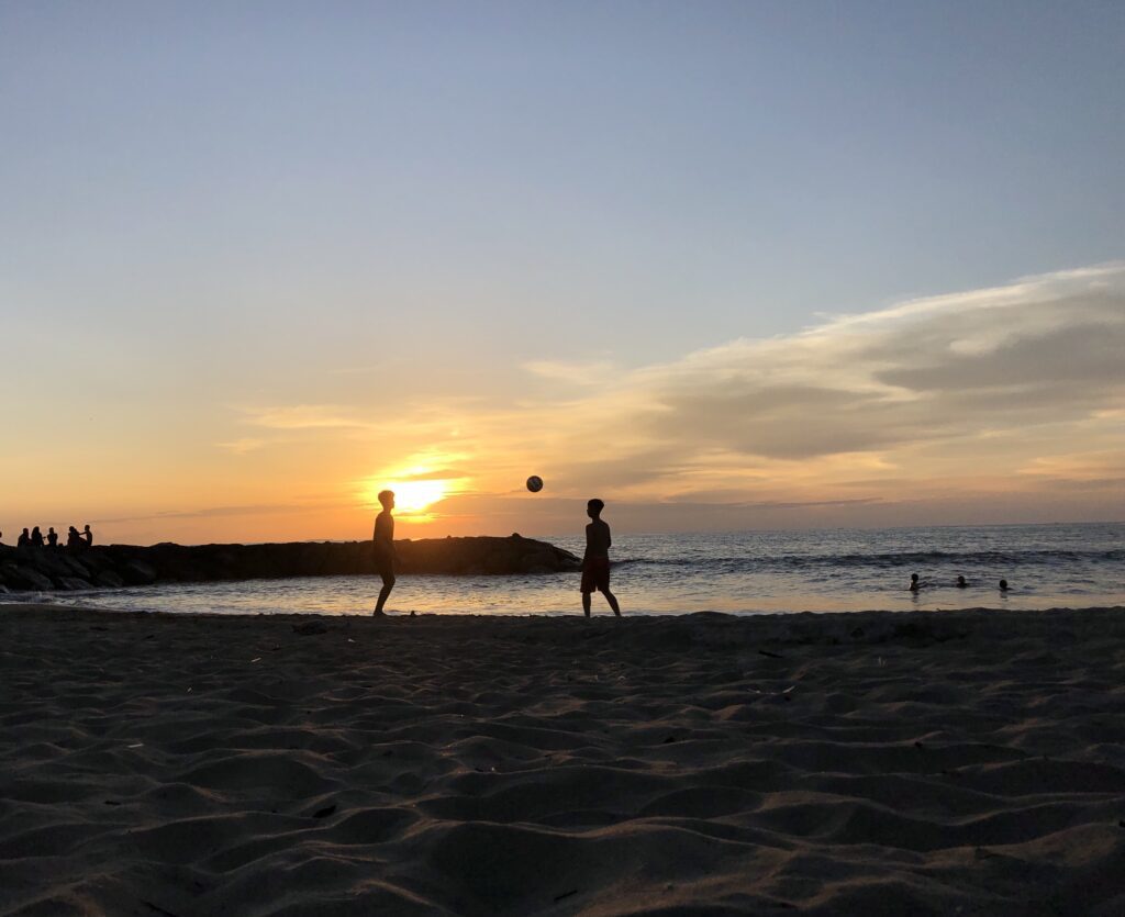sunset di Pantai Padang, Kota Padang